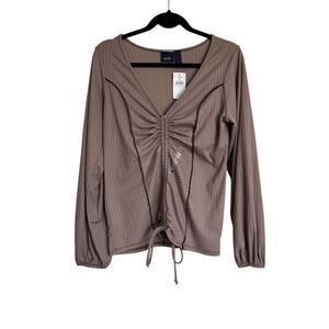 Day Trip by Buckle Top Womens Medium Taupe Long Sleeve V-Neck Cinched Front NWT